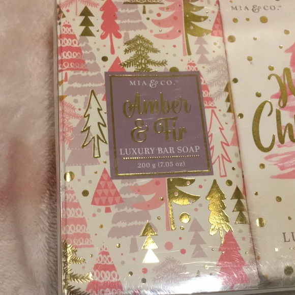 Mia & Co Christmas Holiday Scented Amber & Fir Luxury Soap Bar Set of Three NWT - Picture 16 of 16